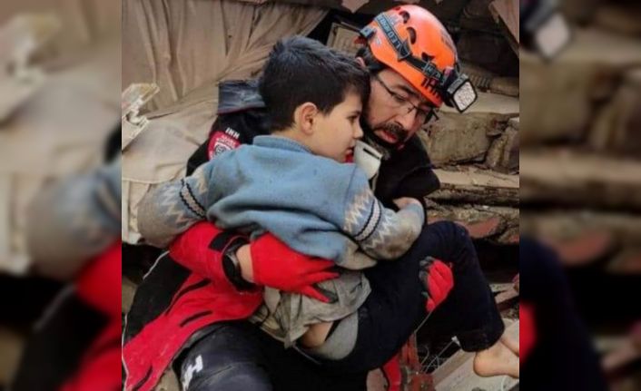 Kütahya İHH Arama Kurtarma ekibi Hatay’da 12 kişiyi enkazdan sağ olarak kurtardı