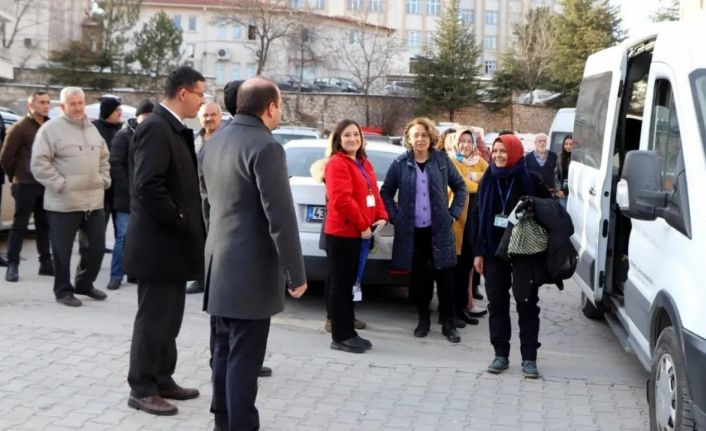 Kütahya Sağlık Müdürlüğü deprem bölgesine hastalıklara karşı alınan tedbirlere yönelik ekip gönderdi