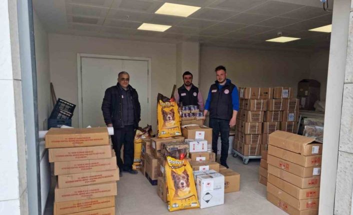 Kütahya’dan deprem bölgesine veteriner ilaçları ile köpek maması gönderildi
