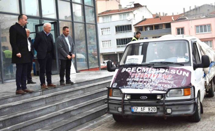 Lapseki Belediyesi deprem bölgesine 14’üncü yardım aracını gönderdi