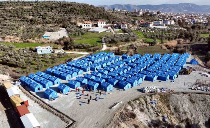Mersin Büyükşehir Belediyesi Hatay’da bin 500 kişilik çadır kent kuruyor