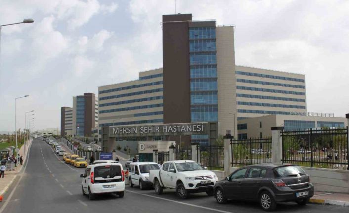 Mersin Şehir Hastanesinin depremde zarar gördüğü iddiaları gerçeği yansıtmıyor
