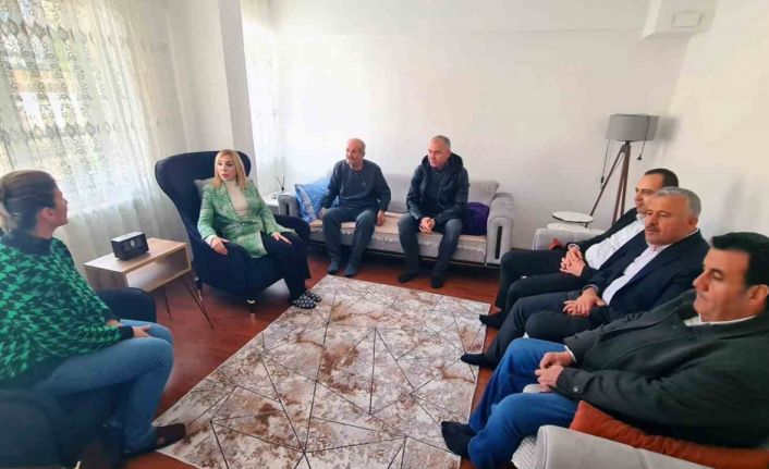 Milletvekili Gökcan depremde annesi vefat eden Uzman Çavuş’u taziyede bulundu