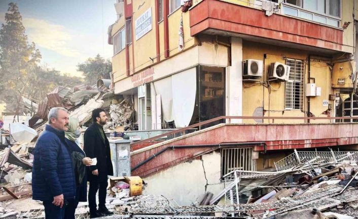 Milletvekili Şahin Tin, depremzedenin yanında