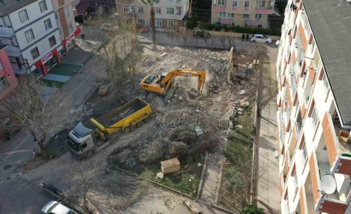 O sağlık ocağı yeni görünüme kavuşması için yıkıldı