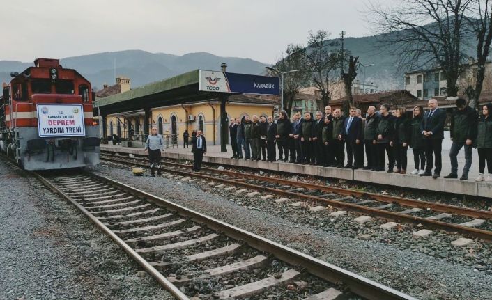 Odun yüklü 20 vagon deprem bölgesine gitmek üzere yola çıktı