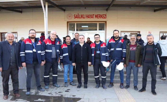 Rektör Altun, Kahramanmaraş’ta Hasar Tespit Çalışması Yapan Öğretim Üyelerinden Bilgiler Aldı