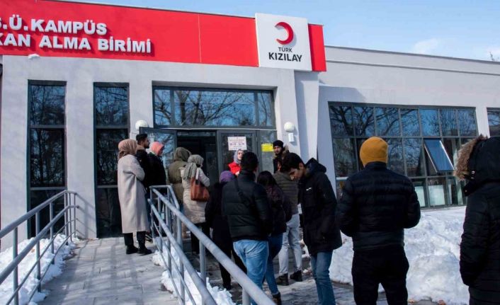 SÜ personeli ve öğrencilerinden kan bağışı kampanyasına destek