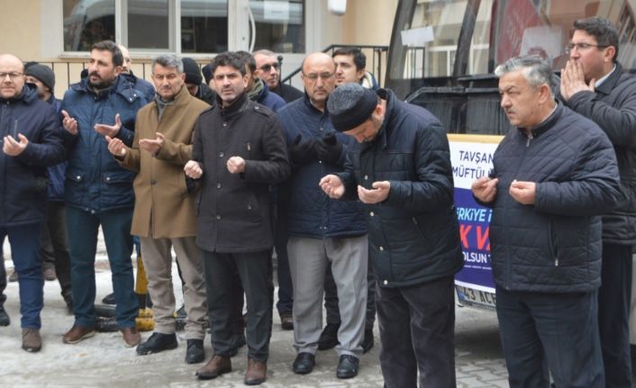 Tavşanlı ve Domaniç ilçelerinden din görevlileri dualarla deprem bölgesine gitti