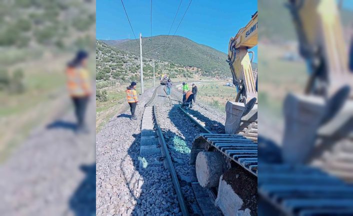 TCDD deprem bölgesinde hasar gören tren raylarını onarım çalışmalarını tamamlıyor