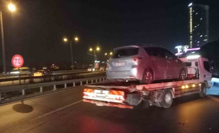 TEM Otoyolu’nda otomobilin çarptığı kadın ağır yaralandı