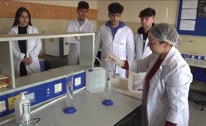 Tuzlalı lise öğrencileri tarafından üretilen 3 ton dezenfektan deprem bölgelerine gönderildi