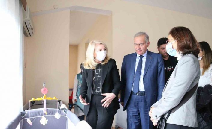 UNİCEF Genel Direktörü Catherine Russell depremzede çocukları ziyaret etti