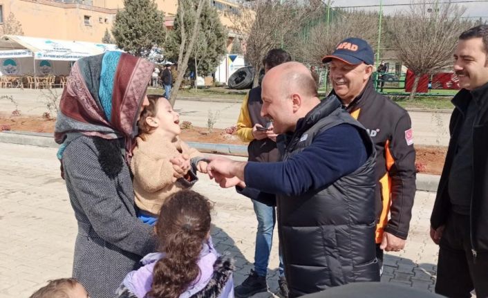 Vali Varol konteynır kenti ziyaret etti