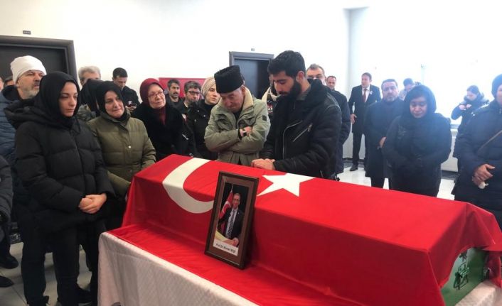 Yakalandığı amansız hastalığa yenik düşen Prof. Dr. Ahmet Beşe, son yolculuğuna uğurlandı