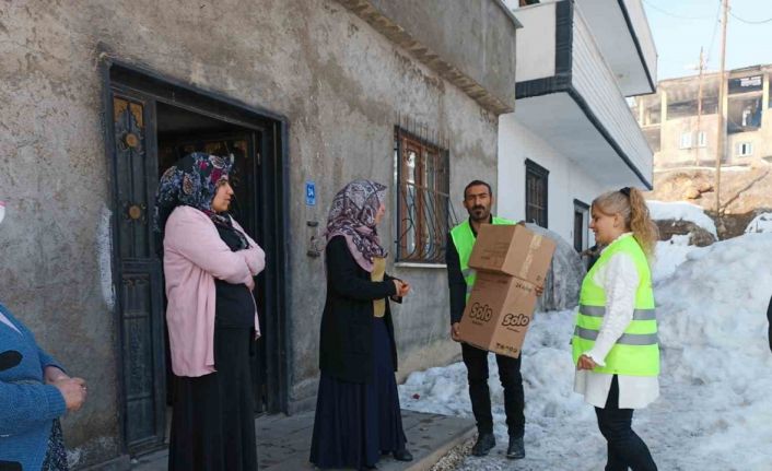 Yüksekova’daki çölyak hastalarına glütensiz gıda paketleri dağıtıldı