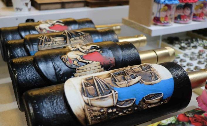 1 TL’ye aldığı atık şişeleri Avrupa’ya 50 euroya satıyor