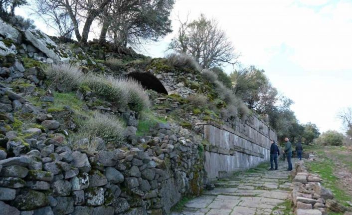 2 bin yıl önceki Manisa depremi 12 antik kenti yok etti