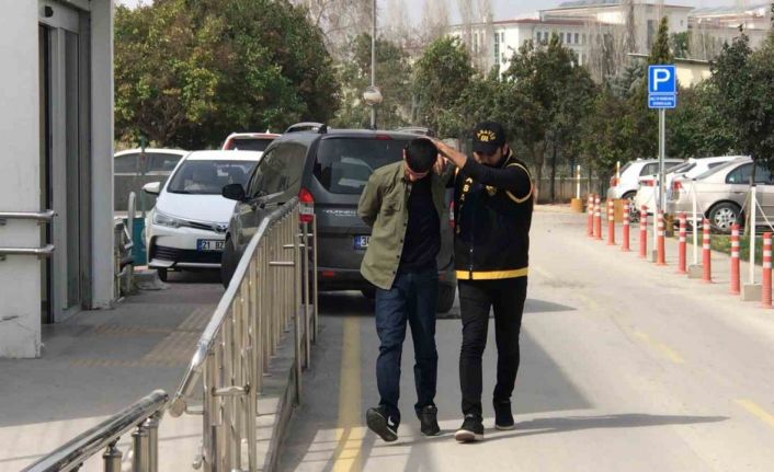 Alacak-verecek kavgasında, sokakta yürüyenleri vuran şüpheli yakalandı