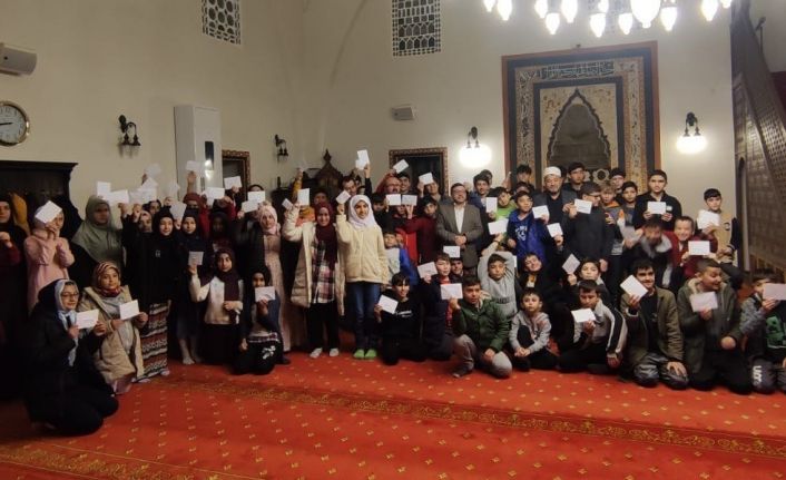 Aldıkları hediyeleri deprem bölgesine gönderdiler