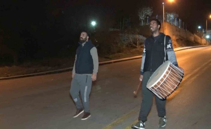 Ankaralılar ilk sahura ilahiler eşliğinde uyandı