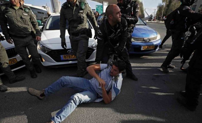 Aşırı sağcı İsrailli bakanlar destekçilerini yargı reformuna destek için sokağa çağırdı