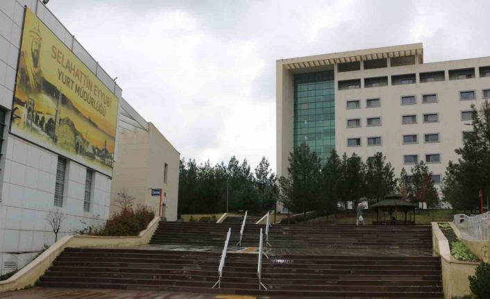 Asrın felaketini bu sözlerle anlattı: "Deprem o kadar şiddetliydi ki kapıdan beni içeri fırlattı"