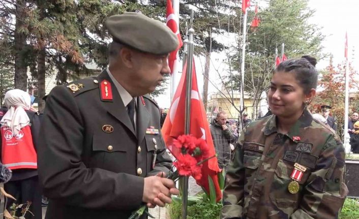 Babası şehit düştüğünde 4,5 yaşındaydı, üniformasını giyip kabrine gitti: "Üniforması benim için gurur tablosu"