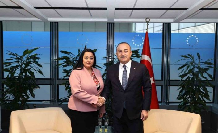 Bakan Çavuşoğlu, Avrupa Yatırım Bankası Başkan Yardımcısı ve Avrupa İmar ve Kalkınma Bankası Başkanı ile görüştü