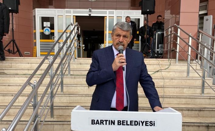 Bartın Belediye Başkanı Akın, milletvekili aday adaylığı için görevinden istifa etti