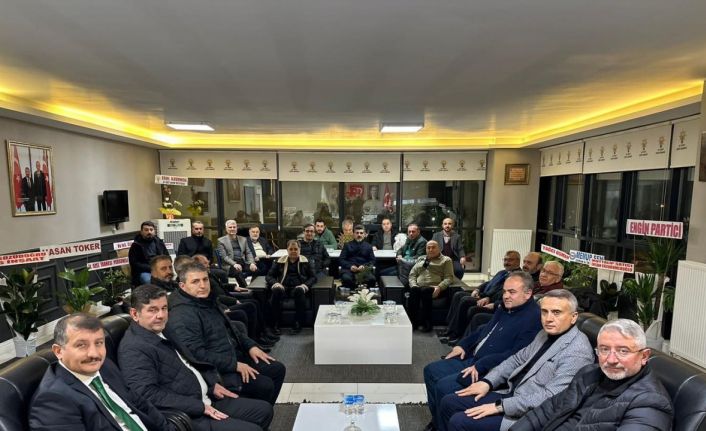 Başkan Aşgın’dan AK Parti Çorum İl Başkanlığı görevini devralan Murat Günay’a ziyaret