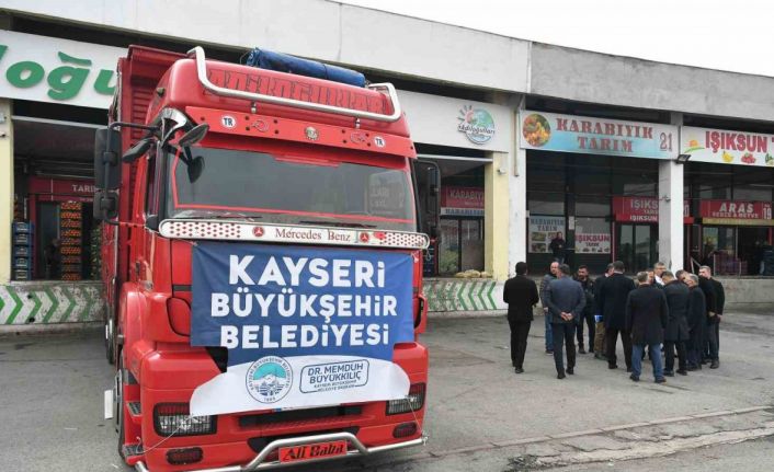Başkan Büyükkılıç 2 kamyon yardım tırını Adıyaman’a uğurladı