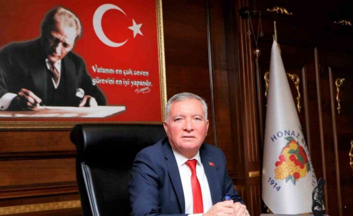 Başkan Kepenek; “Sağlık ordumuz depremde büyük bir fedakarlık örneği sergiledi”