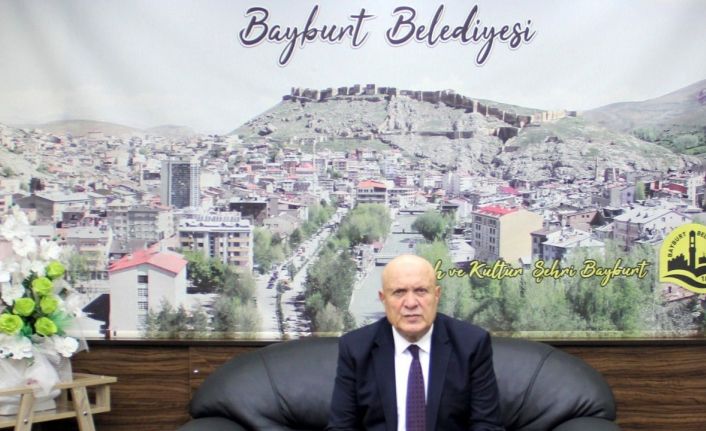Başkan Pekmezci: “Berat Kandilini en kalbi duygularımla tebrik ederim”