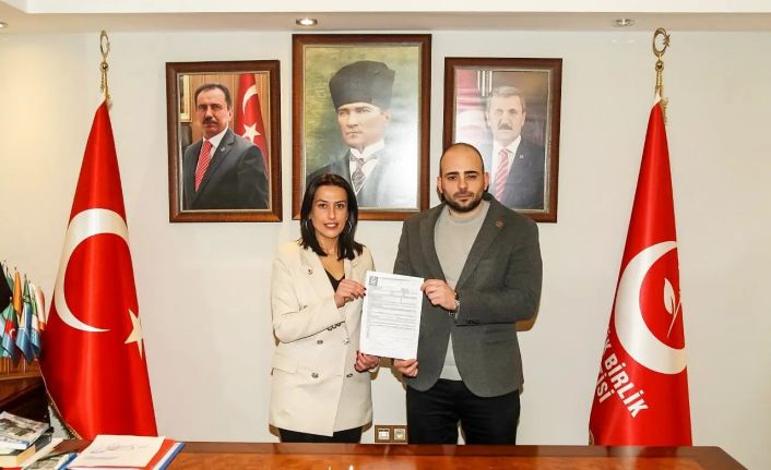 BBP Derince Kadın Kolları Başkanı Aysun Demirel istifa edip milletvekili aday adayı oldu