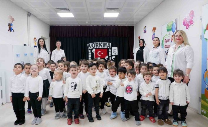 Bozüyük Belediyesi Gündüz Çocuk Oyun ve Bakımevi’nin  minik öğrencileri İstiklal Marşını okudular