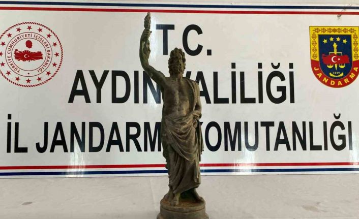 Bronz heykeli satmak isterken yakalandılar