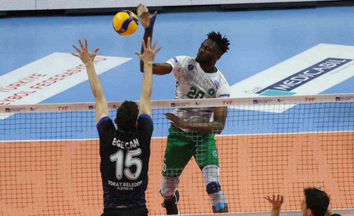 Bursa Büyükşehir Belediyespor sahasında Tokat Belediye Plevne’yi set vermeden geçti