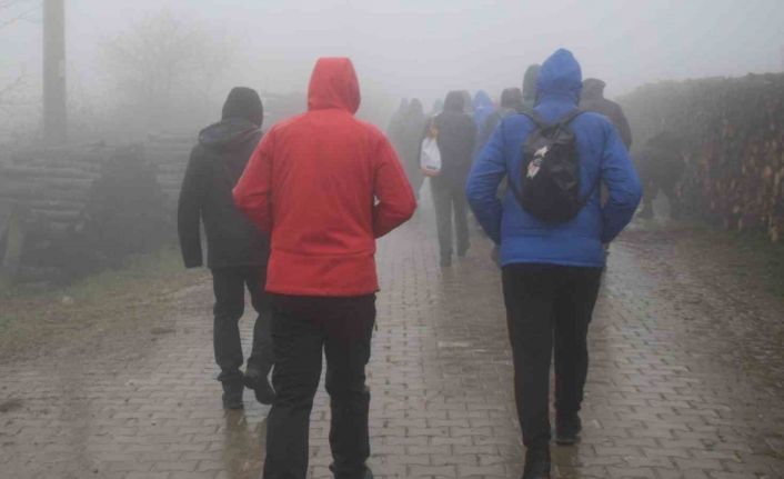 Çanakkale Zaferi’nin yıl dönümünü yürüyüşle kutladılar