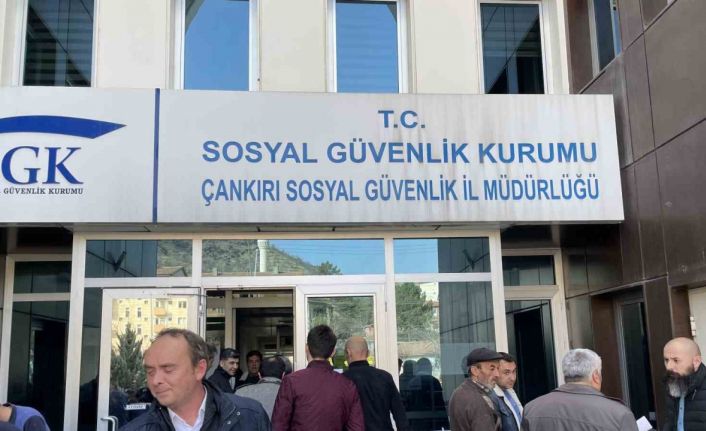 Çankırı’da vatandaşlar EYT başvurusu için soluğu SGK’da aldı