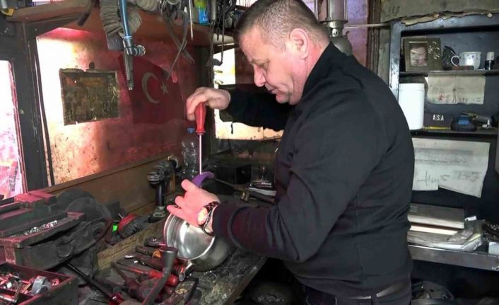 Çeyrek asırdır mutfak eşyalarının ömrüne ömür katıyor