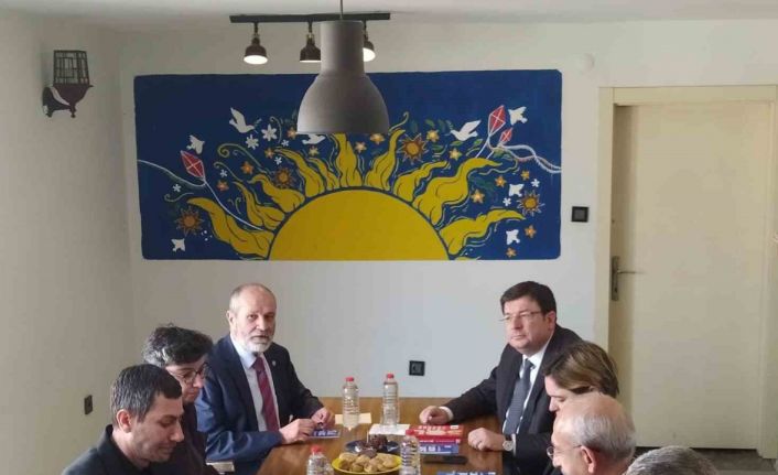 CHP Genel Başkanı Kılıçdaroğlu, Sol Parti Başkanlar Kurulu Üyesi İşleyen ile görüştü