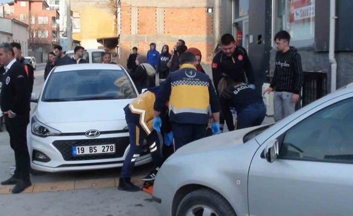 Çorum’da iki otomobil çarpıştı: 3 yaralı