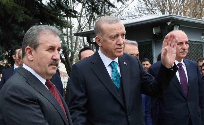 Cumhurbaşkanı Erdoğan, BBP Genel Başkanı Destici’yi ziyaret etti