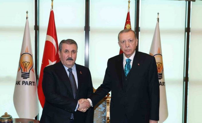 Cumhurbaşkanı Recep Tayyip Erdoğan, BBP Genel Başkanı Mustafa Destici’yi kabul etti.