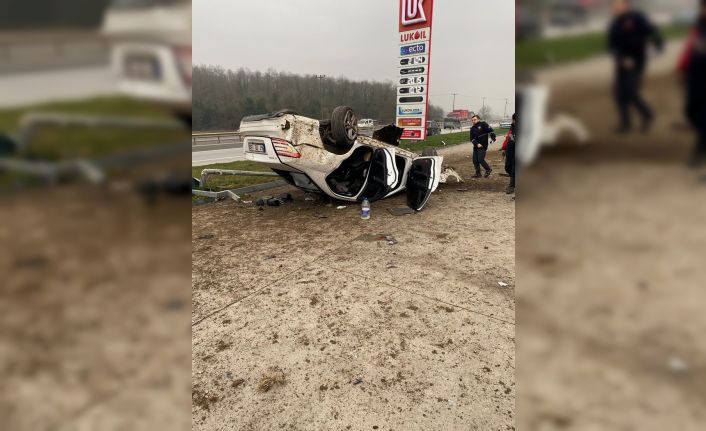 D-650’de takla atan lüks otomobil hurdaya döndü: 1 ölü, 1 yaralı