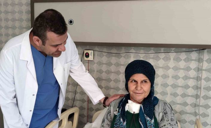 Daha önce 3 kez ameliyat olduğu tiroid kanserinden Egekent Hastanesi’nde kurtuldu