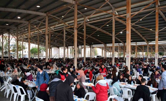 Dayanışma ve hüzün aynı sofrada