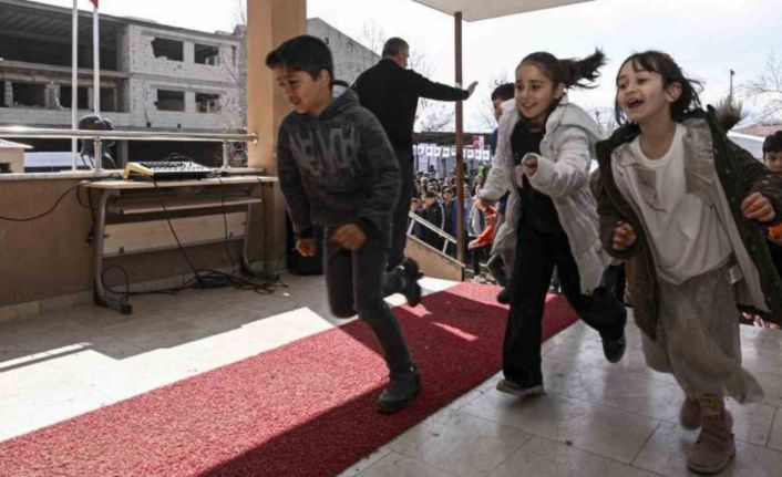 Deprem bölgesinden diğer illere nakil olan 14 bin 73 öğrenci illerine geri döndü