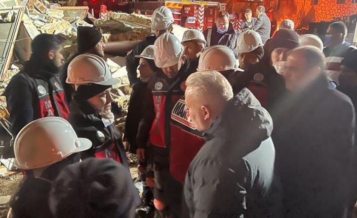 Deprem bölgesine İzmir’den ilk onlar gitti: "Neyle karşılaşacağımızı bilmeden yola çıktık"